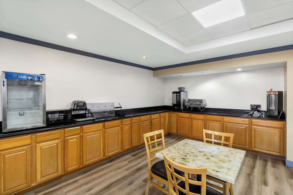 Sonesta Essential NW Houston 39/61