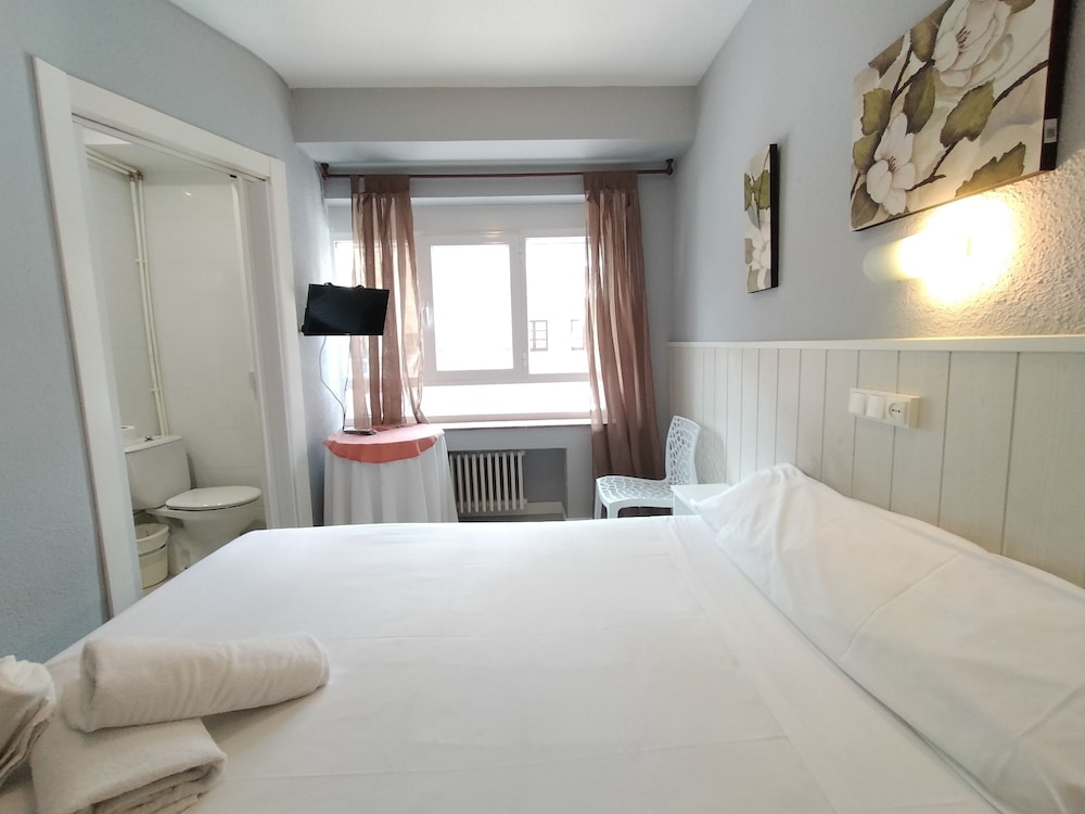 Hostal Albero 8/26