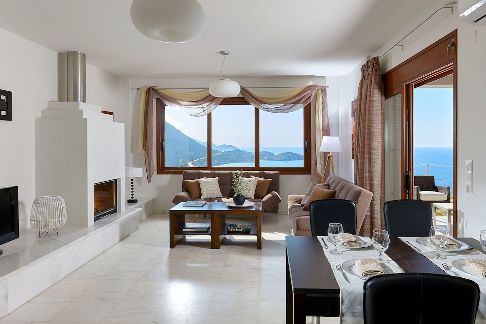 Okeanides Villas 20/50