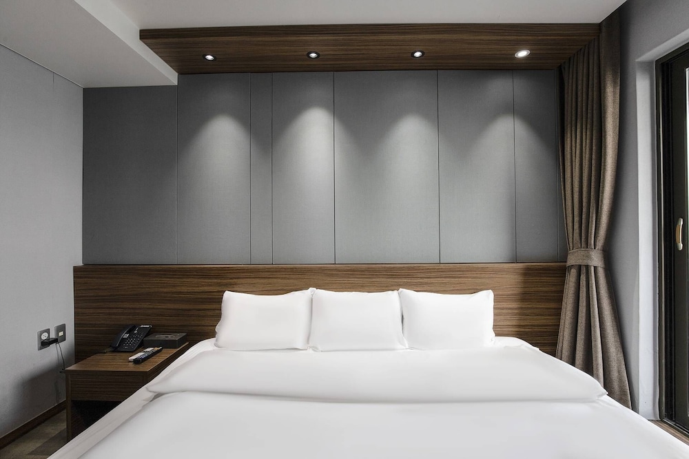 Western Grace Hotel 22/60