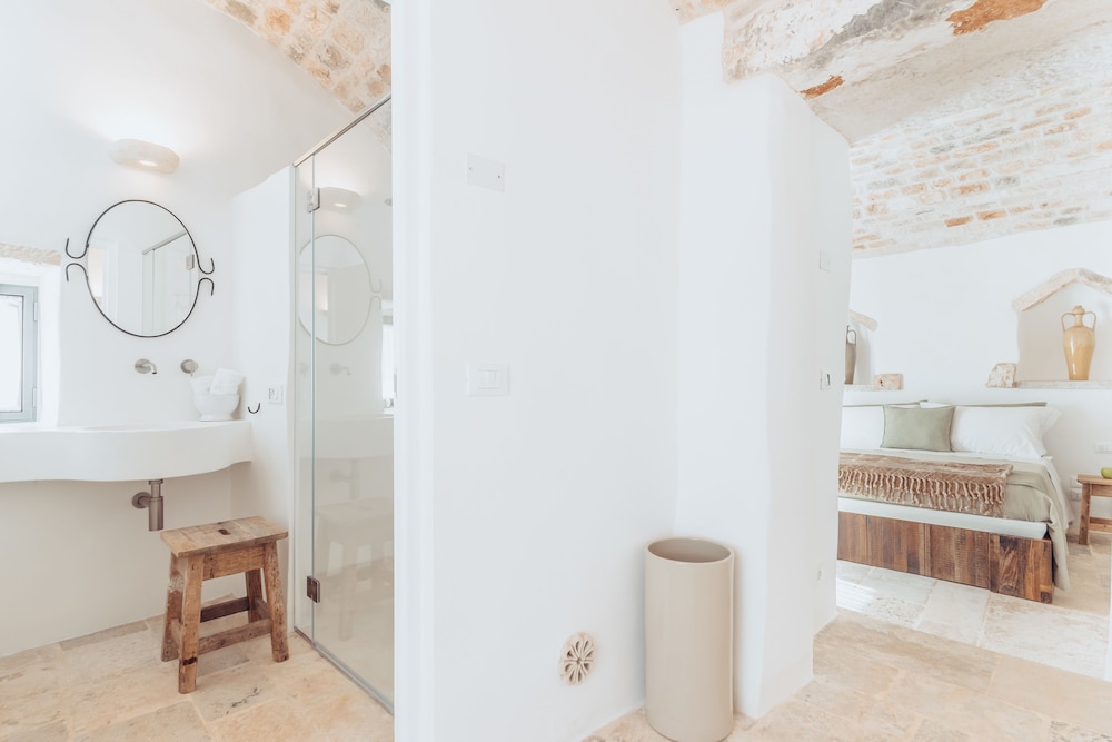 Borgo Canonica 50/50