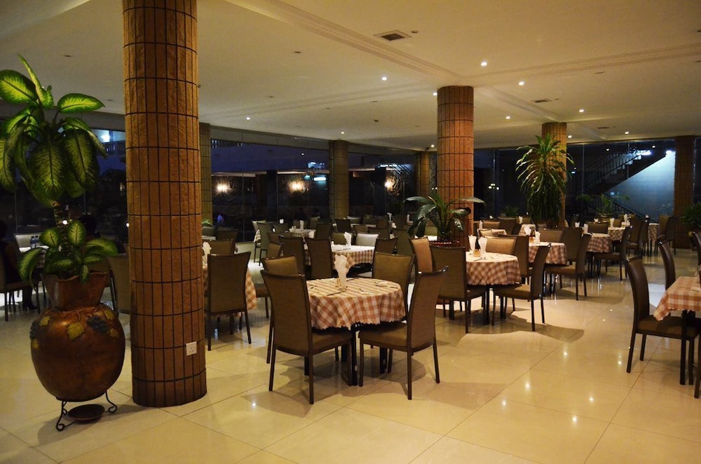 Mensvic Grand Hotel 42/53