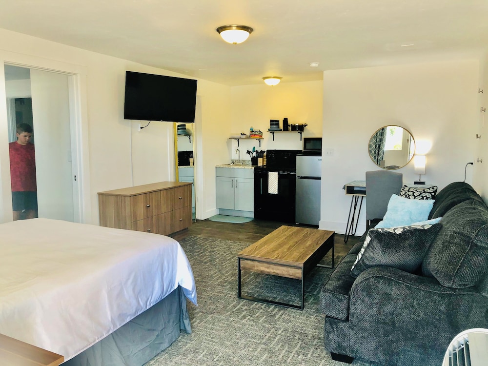 Blue Sage Inn & Suites 13/46