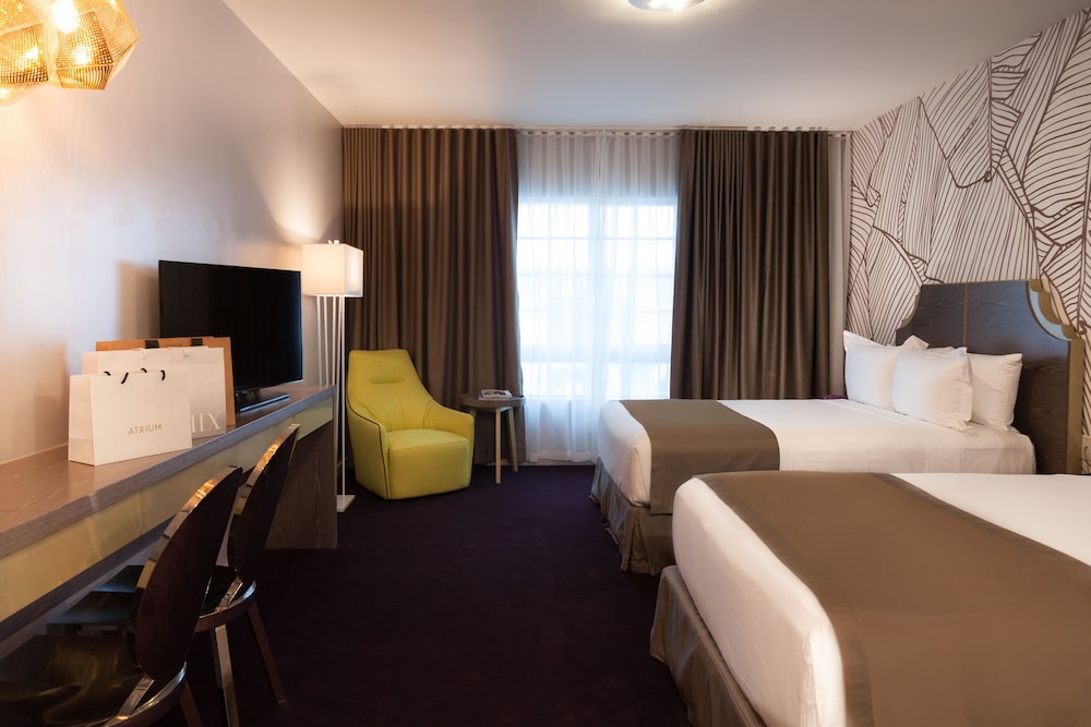 The L Hotel 43/50