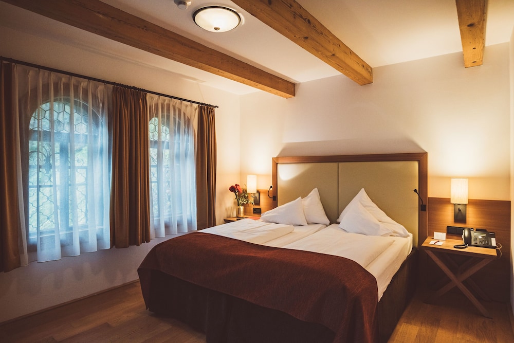 Heritage, Family Suite, Suite, Twin Beds, Sofa, Annex