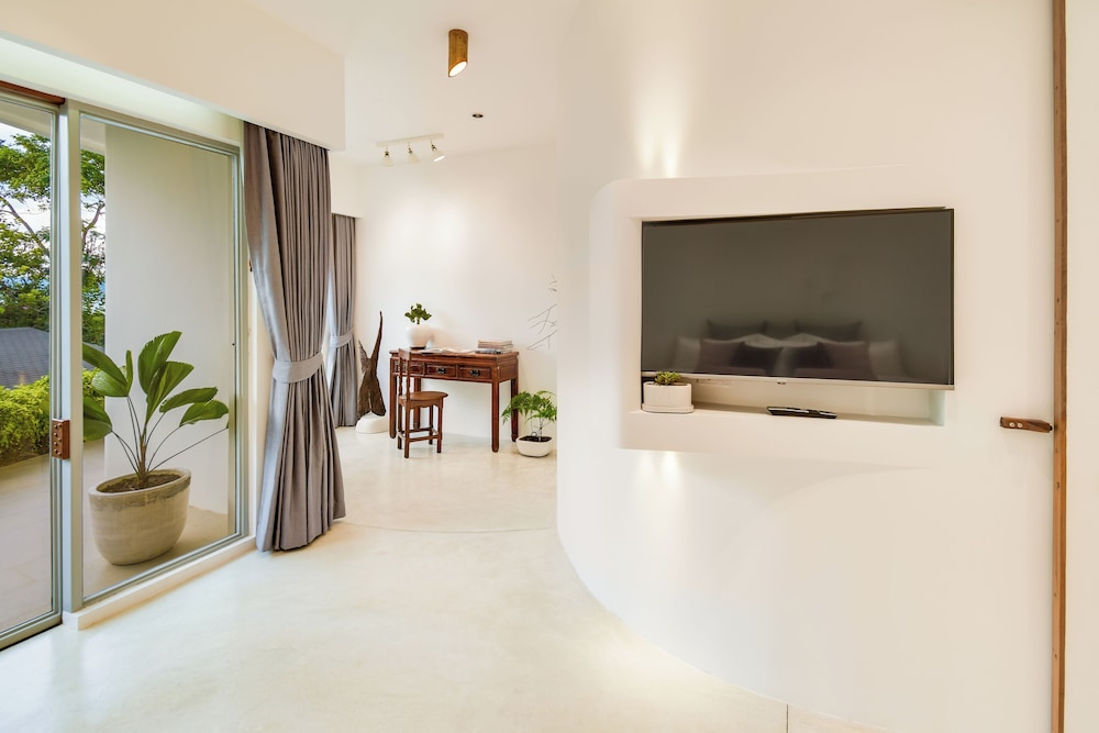 Ampersand Resort 34/50