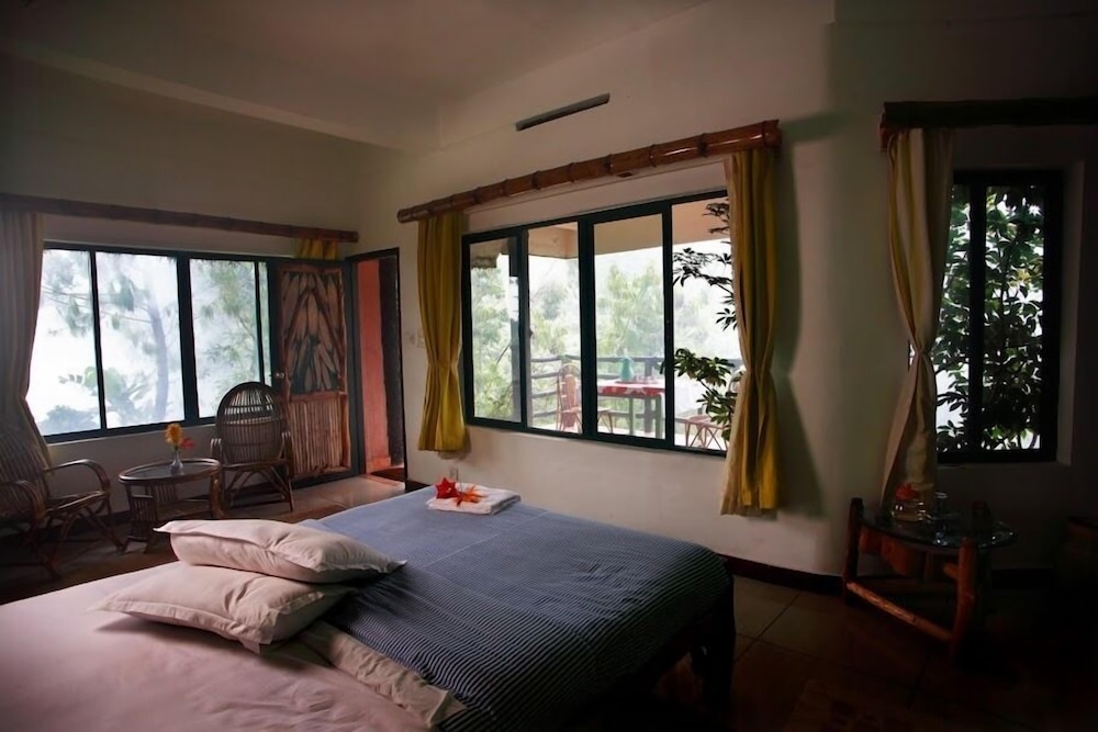 Wild Elephant Eco Friendly Resort 6/32