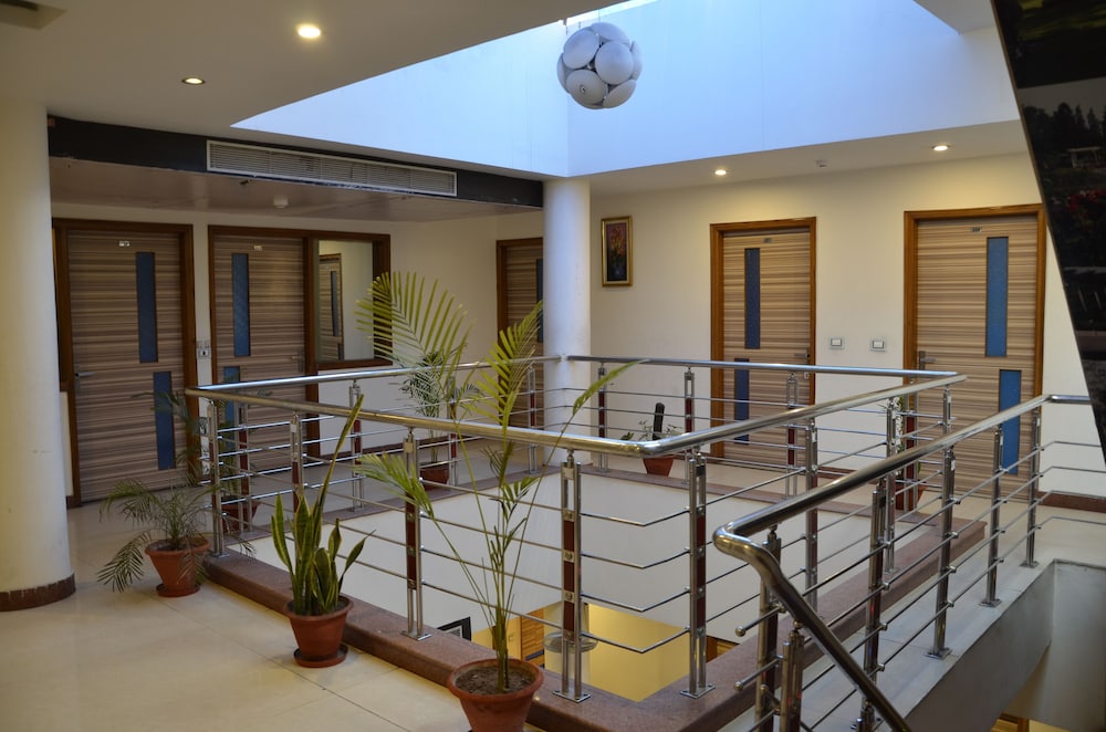 Hotel Citi Heights 35/41