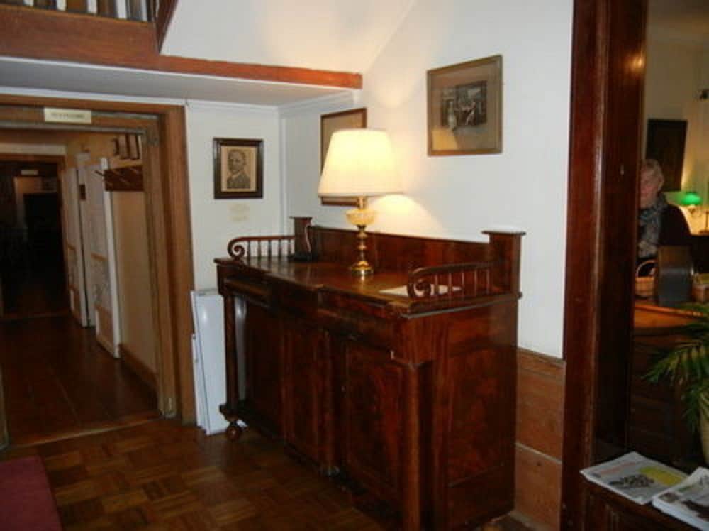 Wayside Inn 6/72