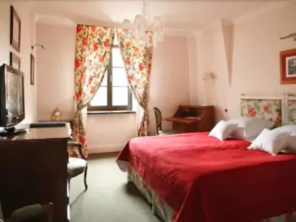 DELUXE, DOUBLE BED