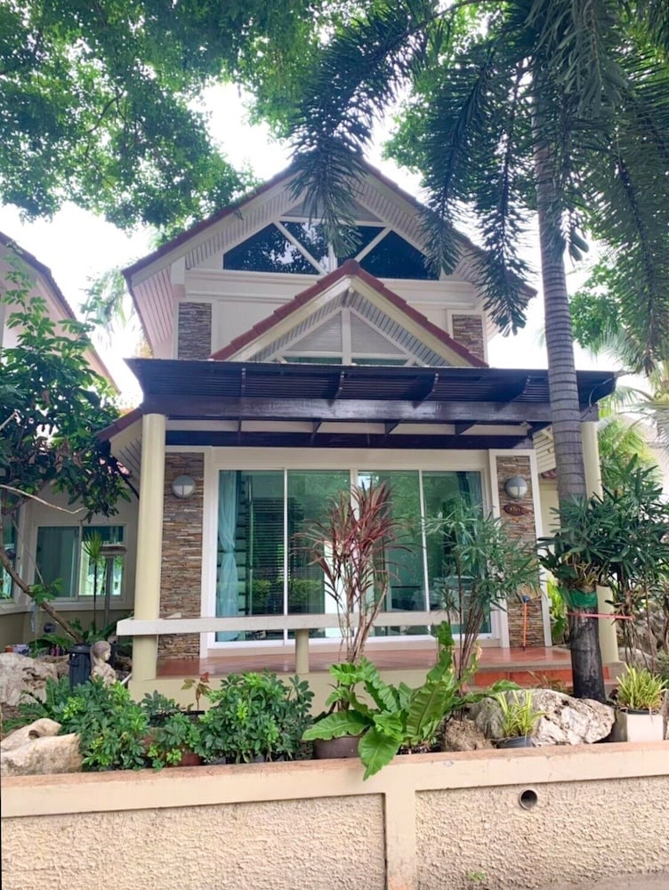 尼仁东尼度假酒店(Nirundorn Resort) 图片1