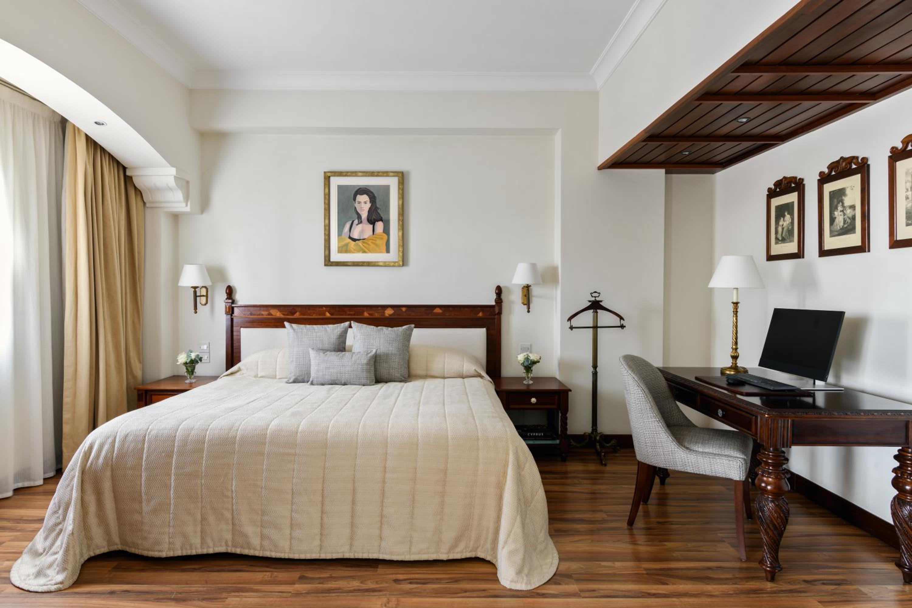 Artemis, Junior Suite, Queen Bed