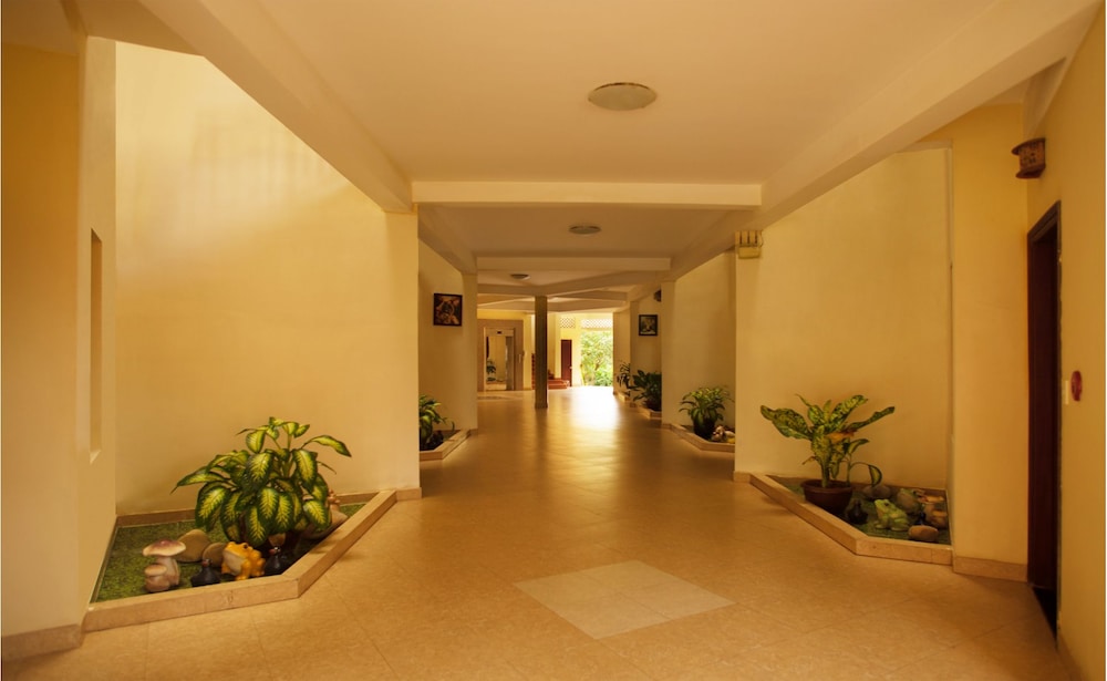 Golden Coast Resort And Spa 34/50