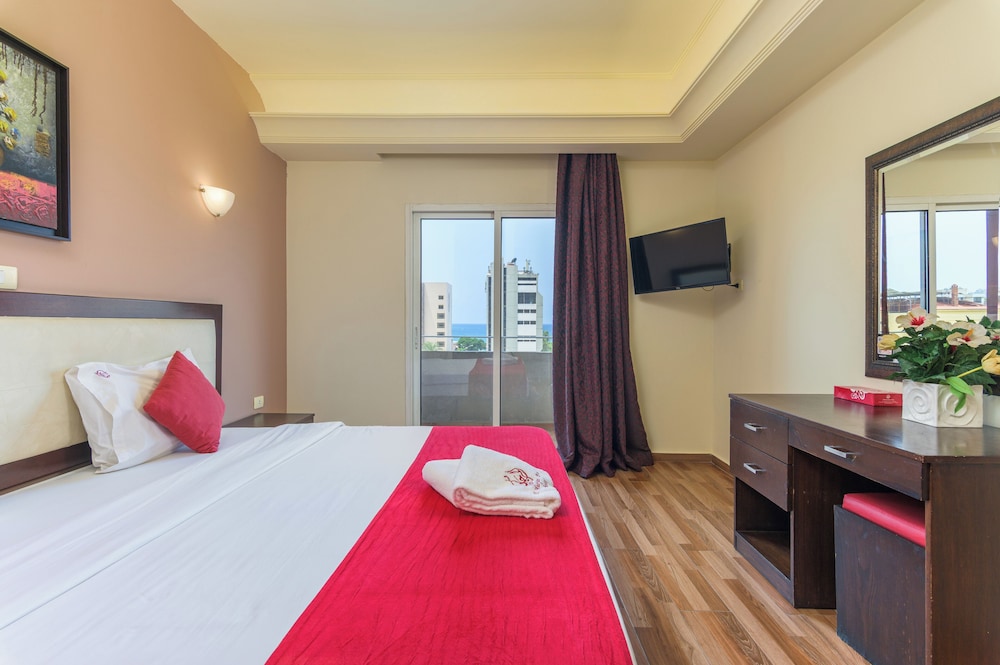 Royal, King Bed