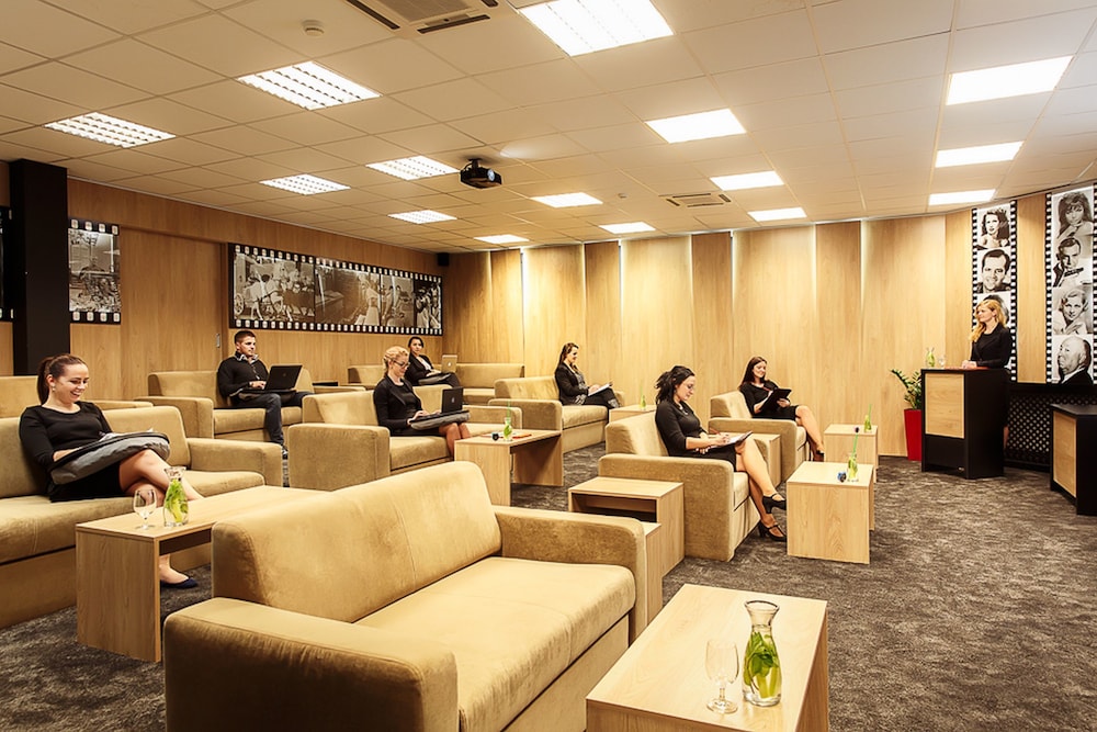 Atrium Hotel 22/47