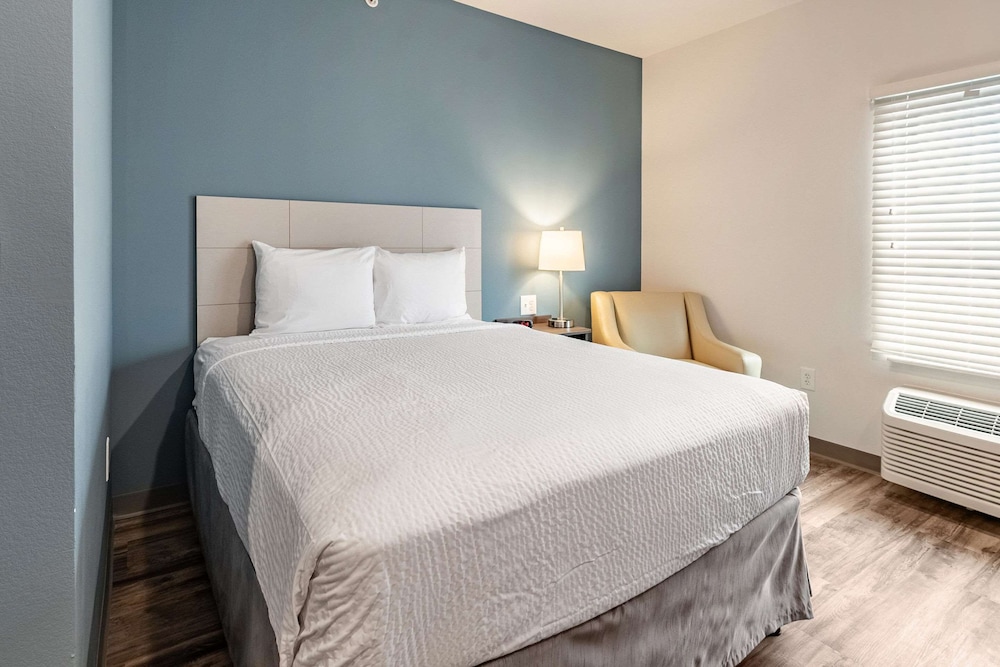 WoodSpring Suites Indianapolis Zionsville 12/24