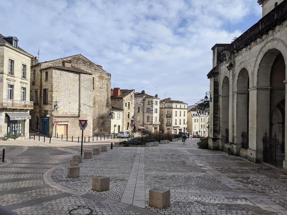 CAMPANILE PERIGUEUX BOULAZAC 54/57