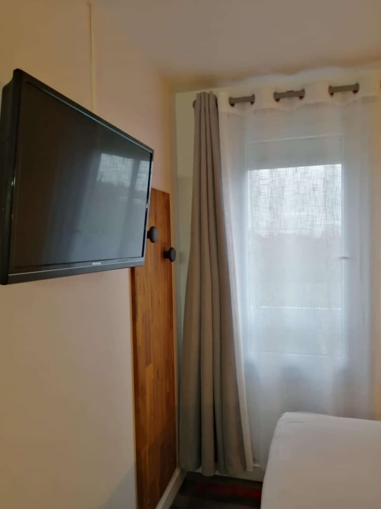 Kyriad Direct Saintes 10/61
