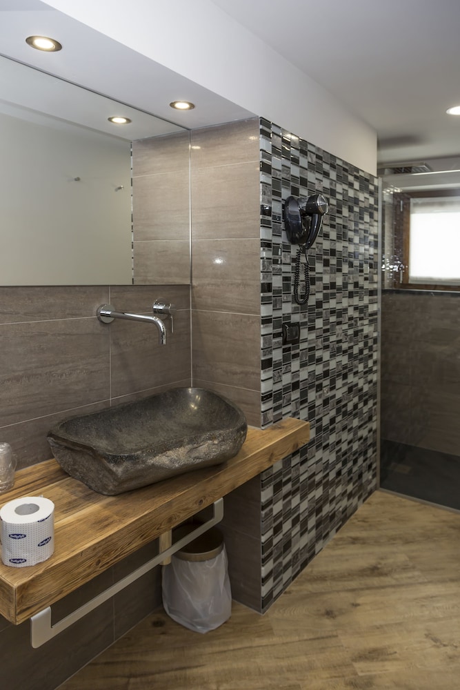 Hotel K2 21/64