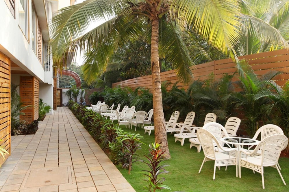 Red Fox Hotel Morjim 48/55