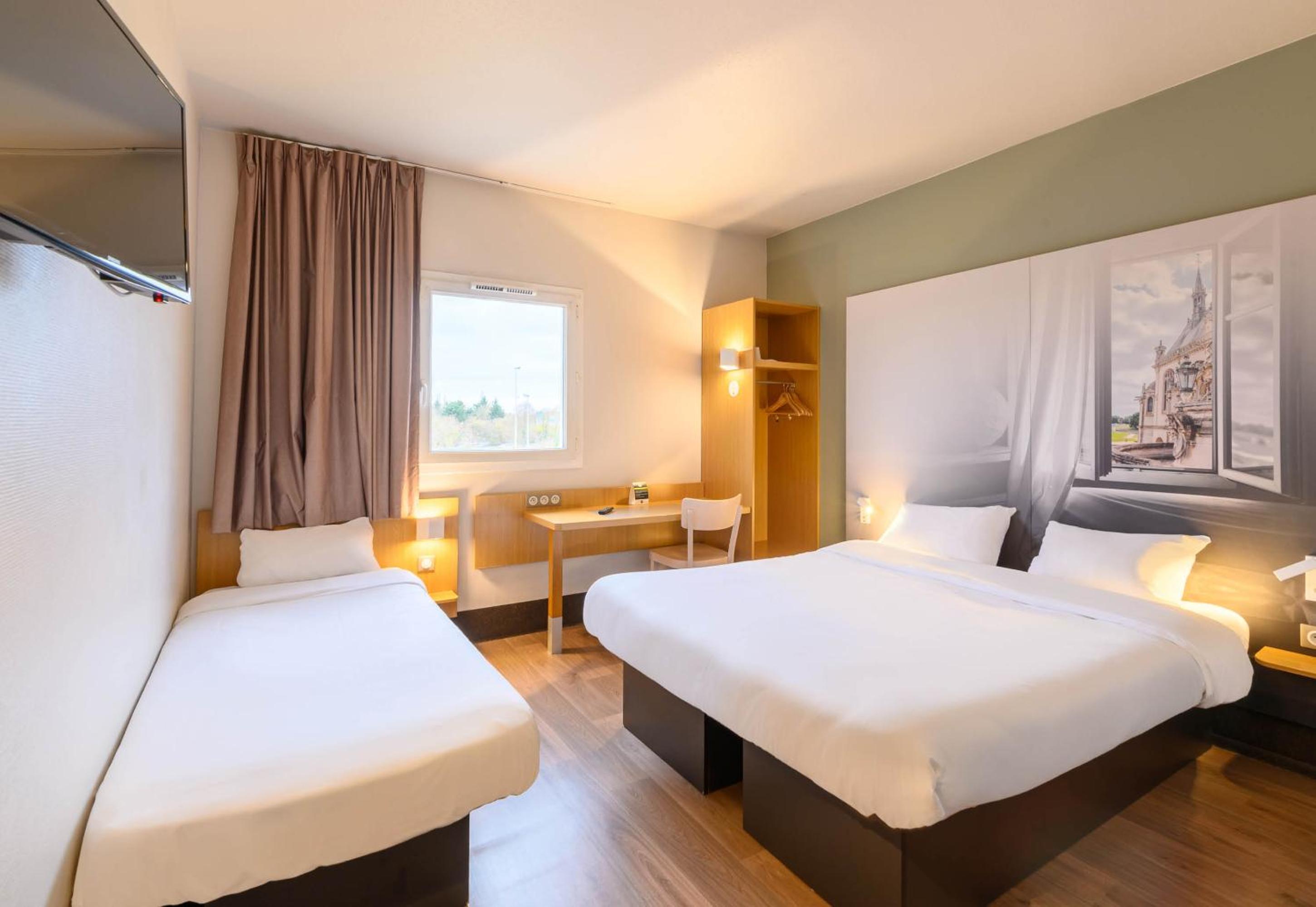 Room, Triple