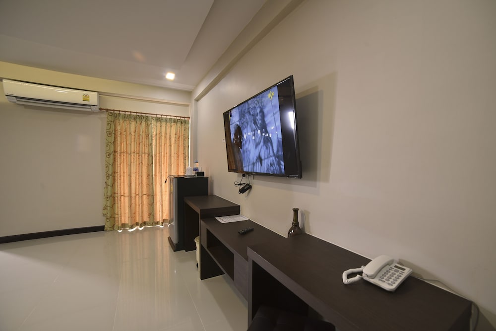 Gold Airport Suites 44/66