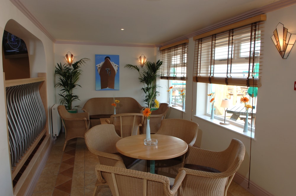 The Waterfront Inn 30/50