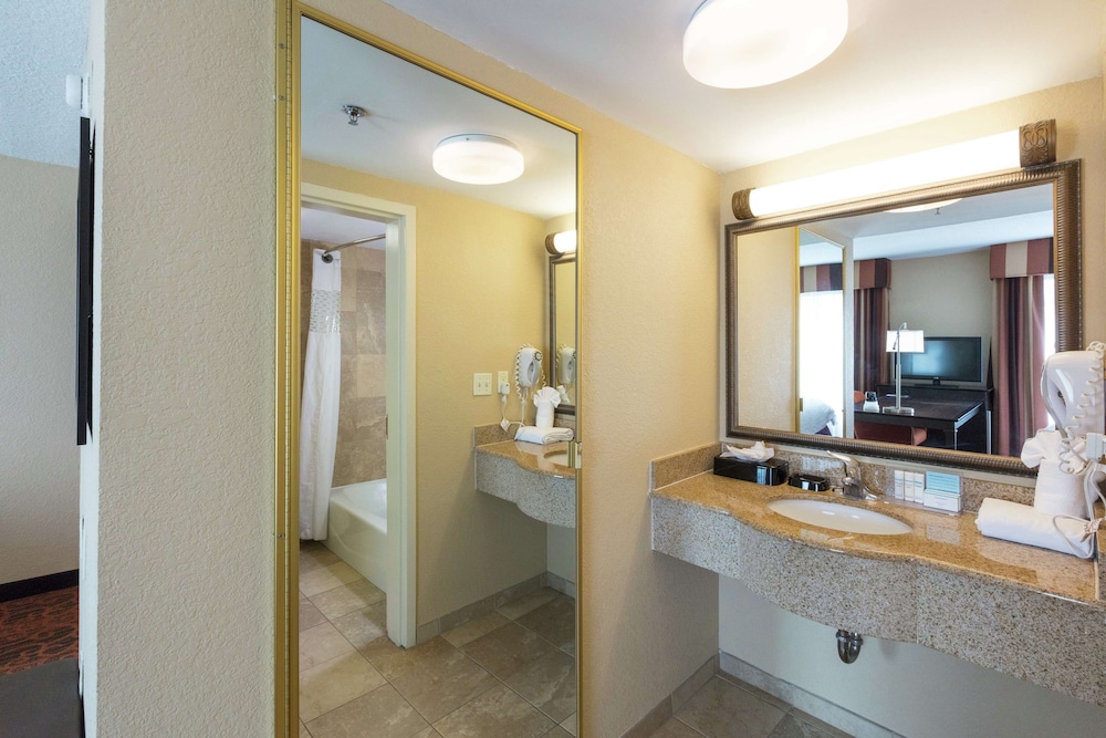 Hampton Inn And Suites Jacksonville Airport 9/42