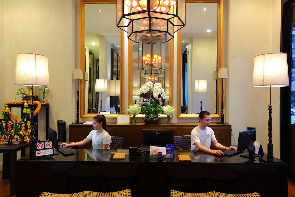 99 THE GALLERY HOTEL photo3