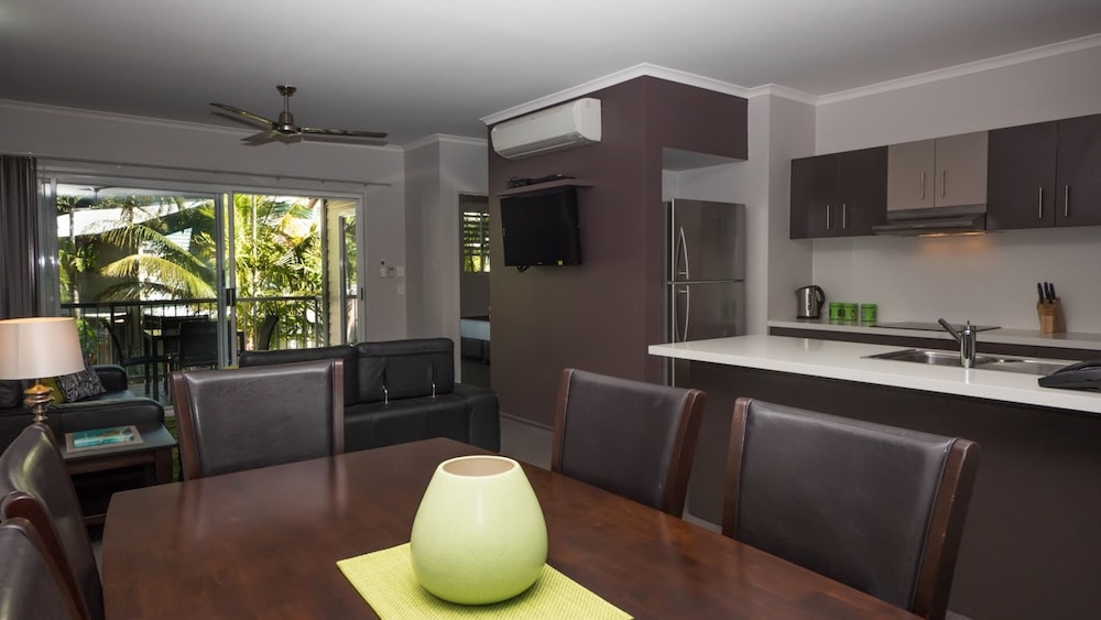 Marlin Cove Resort 2/72
