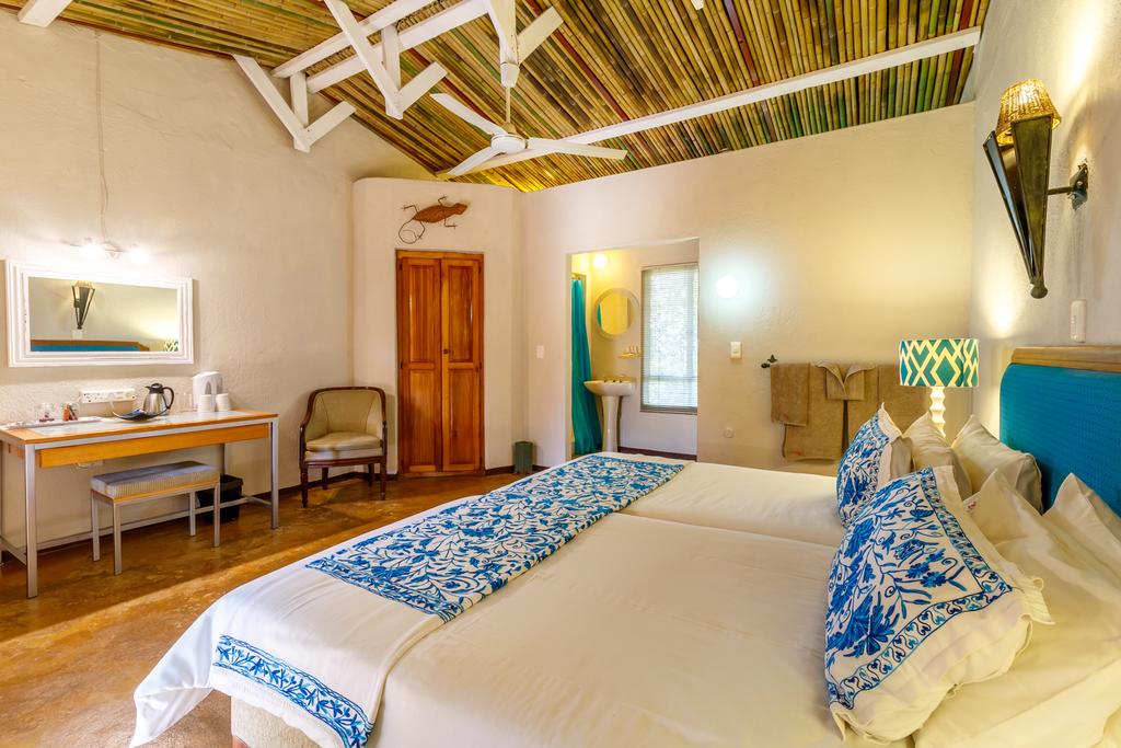 Gecko Lodge 24/86