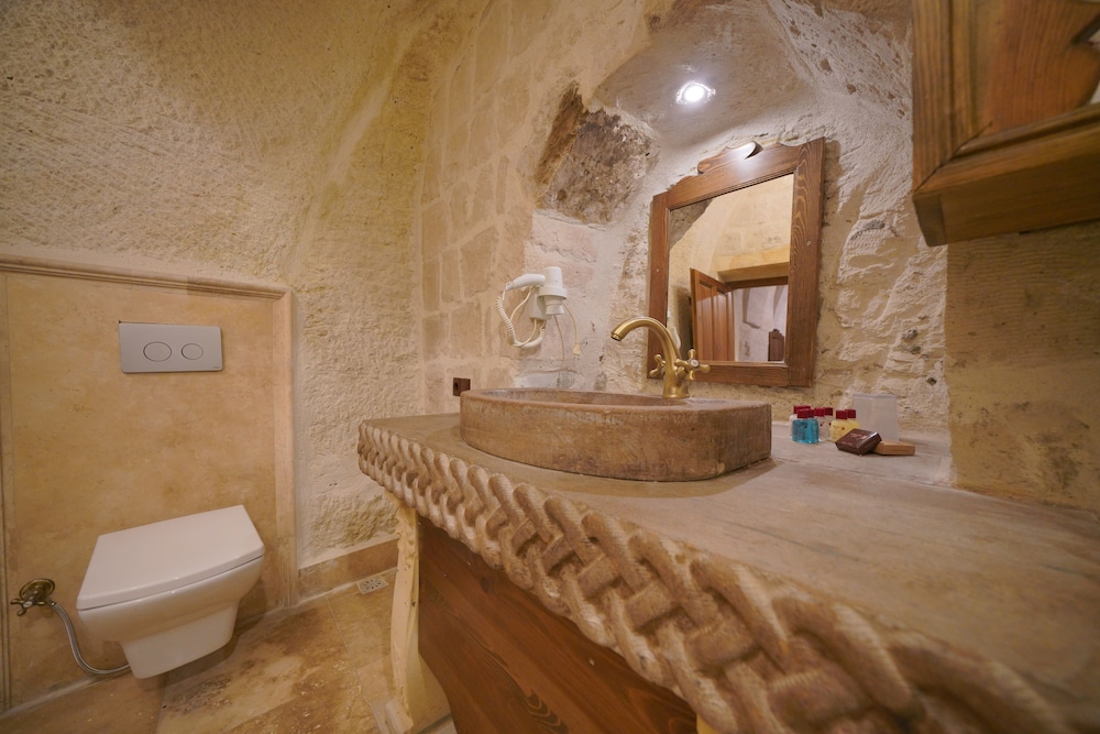 FAIRYLAND CAVE HOTEL 44/50