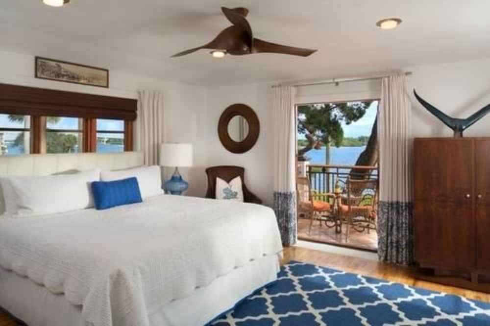 Premium, King Bed, Bay Front
