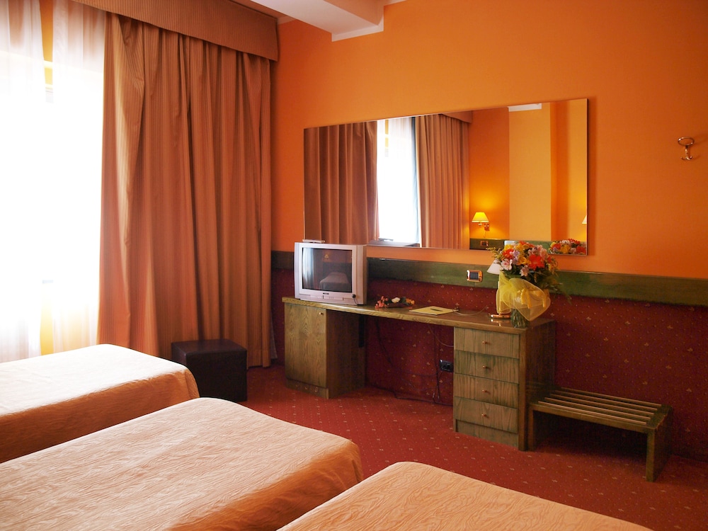 Euro Hotel 11/38