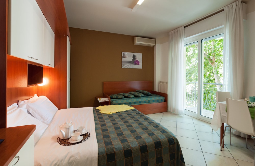 1 BEDROOM, APARTMENT