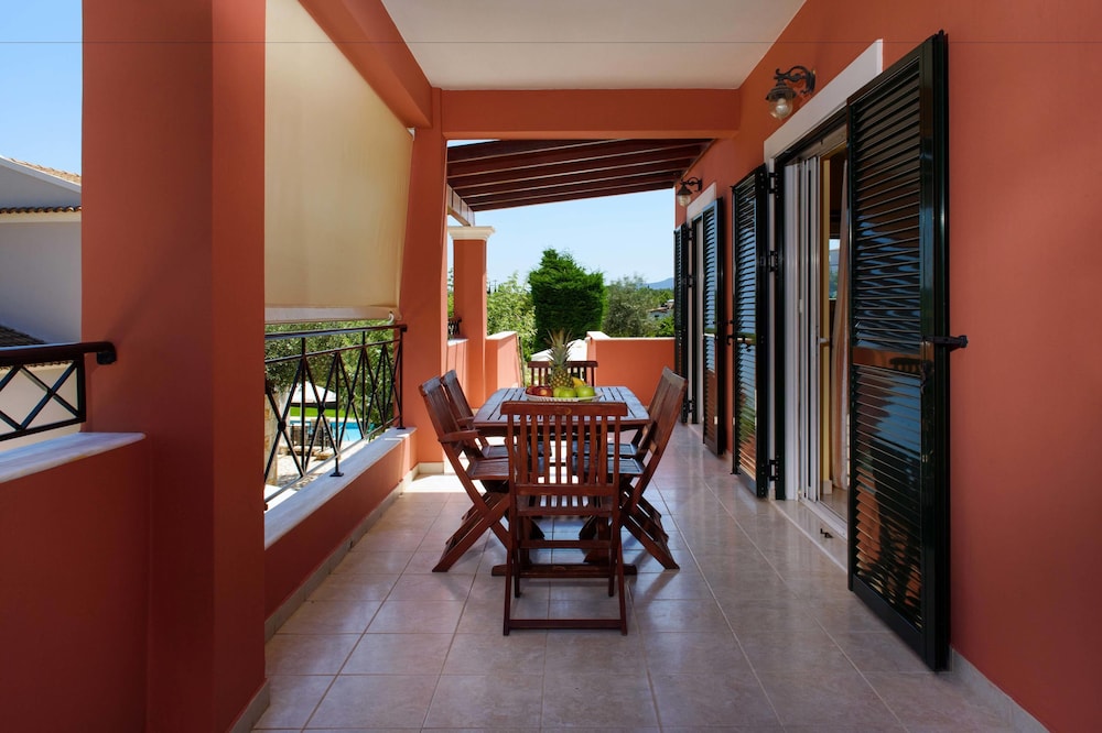 Villa Lemonia 29/50