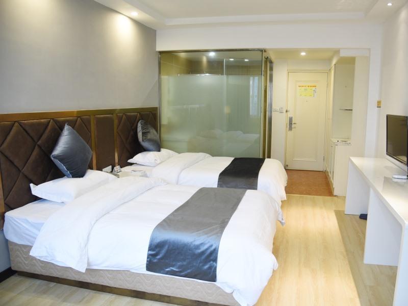 Room at Shell Lishui High-speed Railway Station Hotel, LISHUI