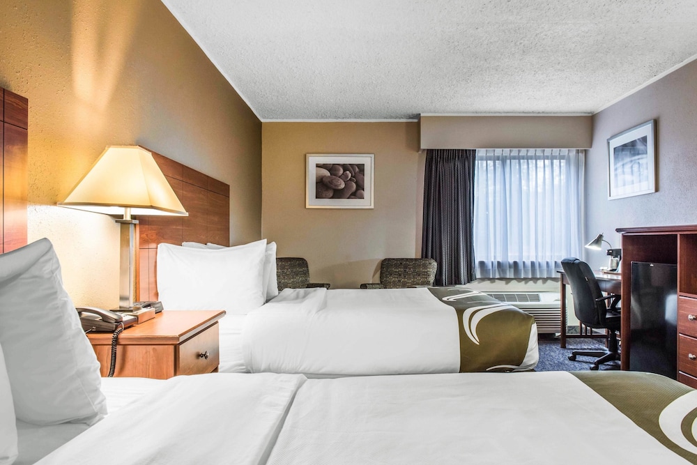 Quality Inn Austintown-Youngstown West 7/35