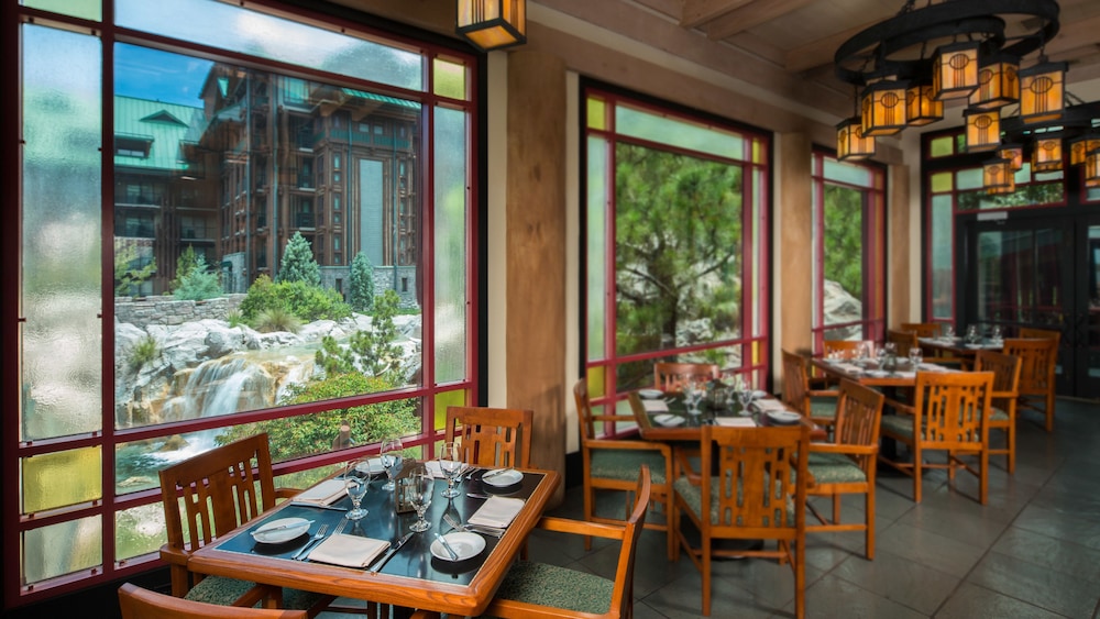 Disneys Wilderness Lodge 30/50