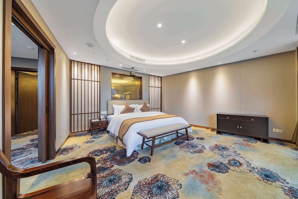 Howard Johnson Lake Serenity Hotel Neijiang 14/46