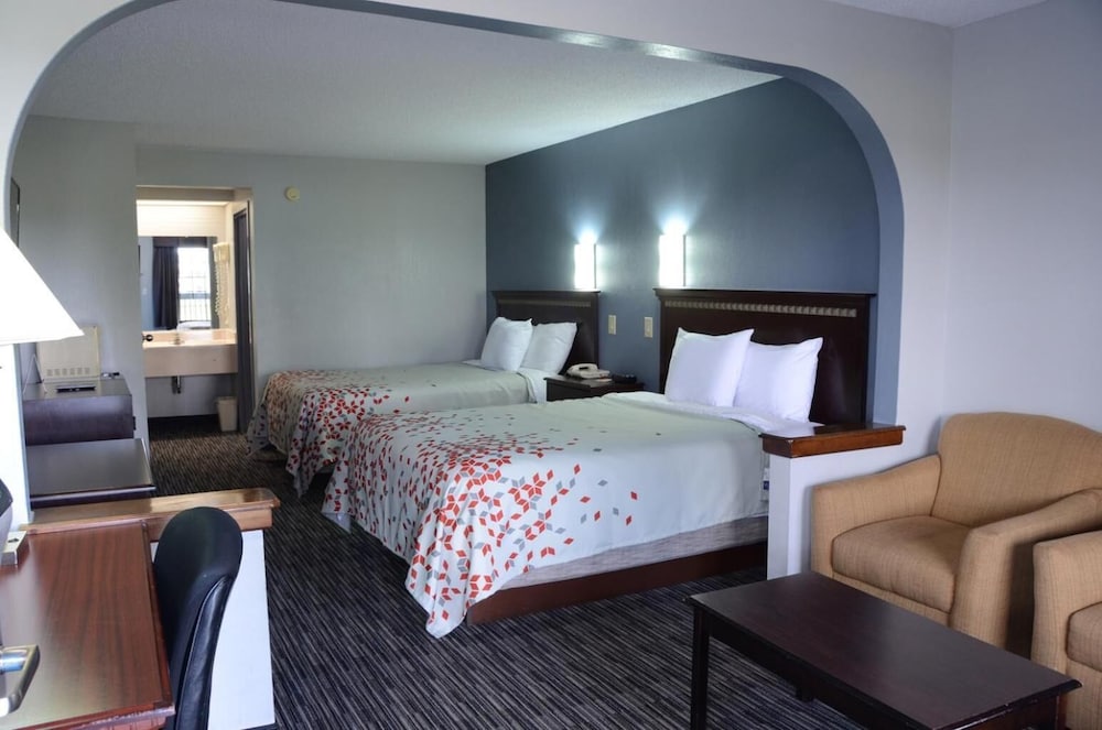GATEWAY INN AND SUITES 15/39
