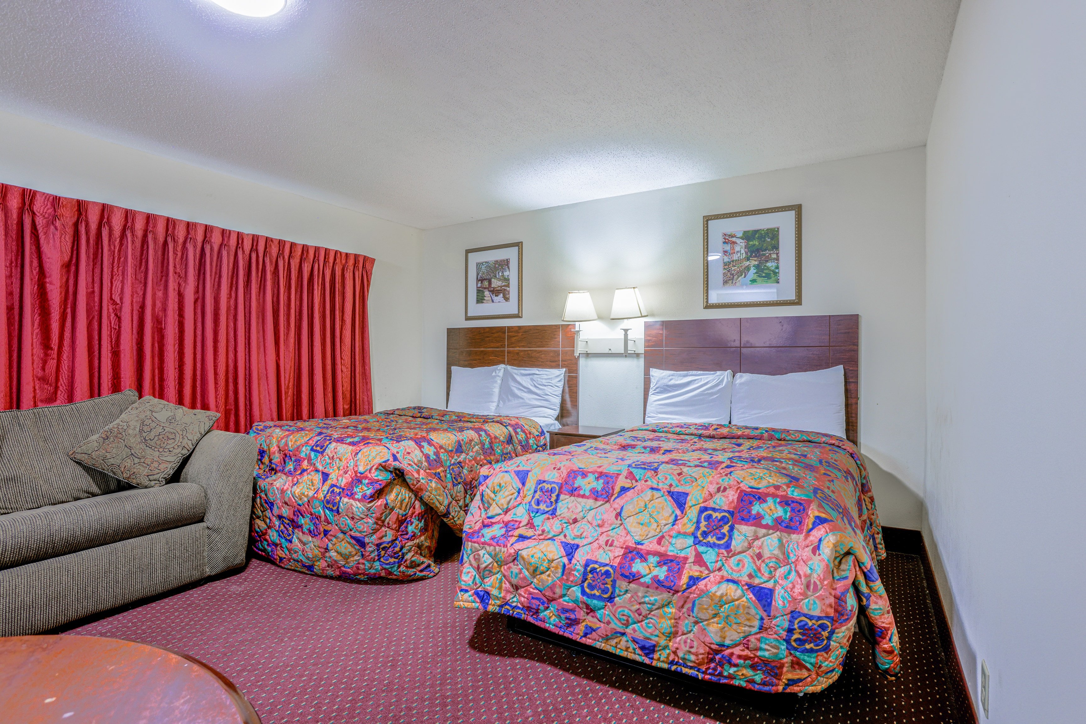 Whispering Pines by Hotel O Whitestone VA 33/50