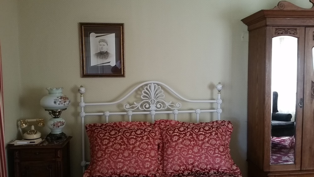 The Mendocino Hotel and Garden Suites 4/47