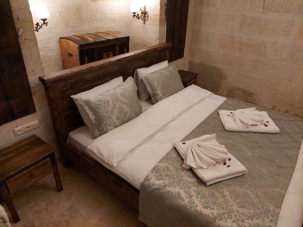 Armesos Cave Hotel 7/50