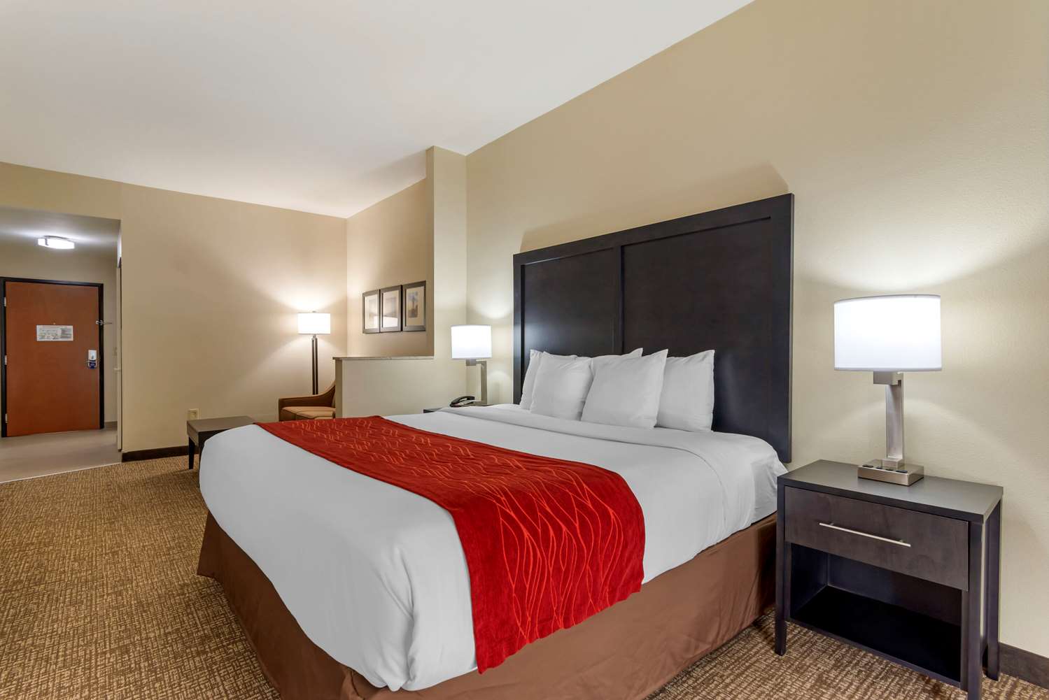 SUITE, KING BED