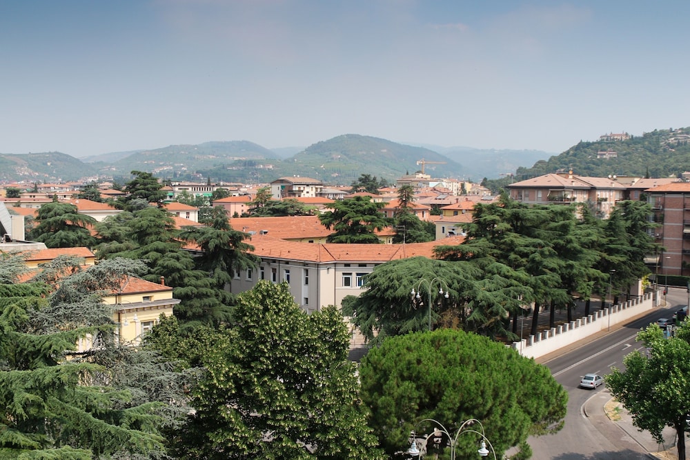 Nuova Opera Rooms 40/50