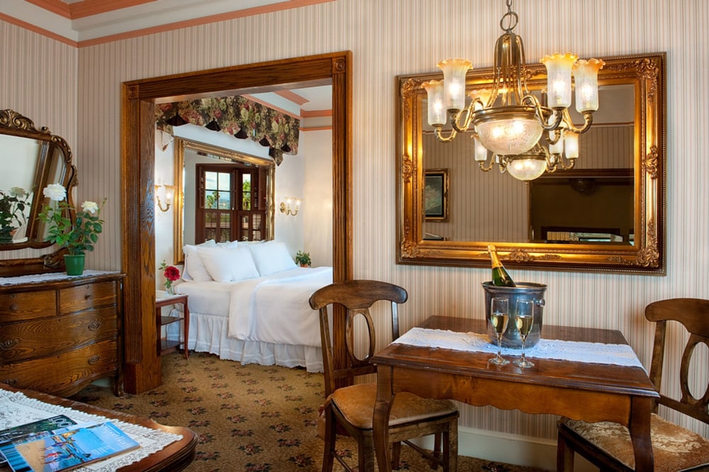 Dorymans Oceanfront Inn 21/33