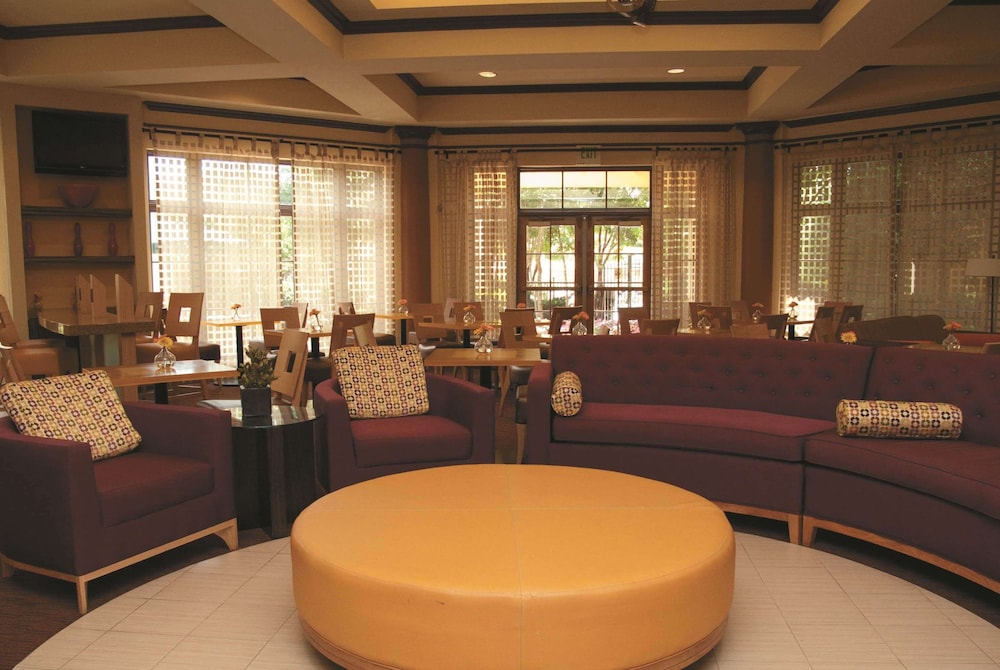La Quinta Inn & Suites by Wyndham Raleigh Cary 34/44