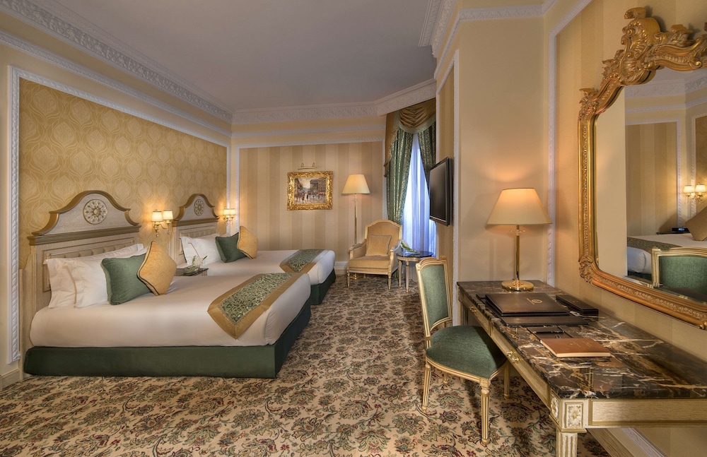 ROOM, TWIN BEDS