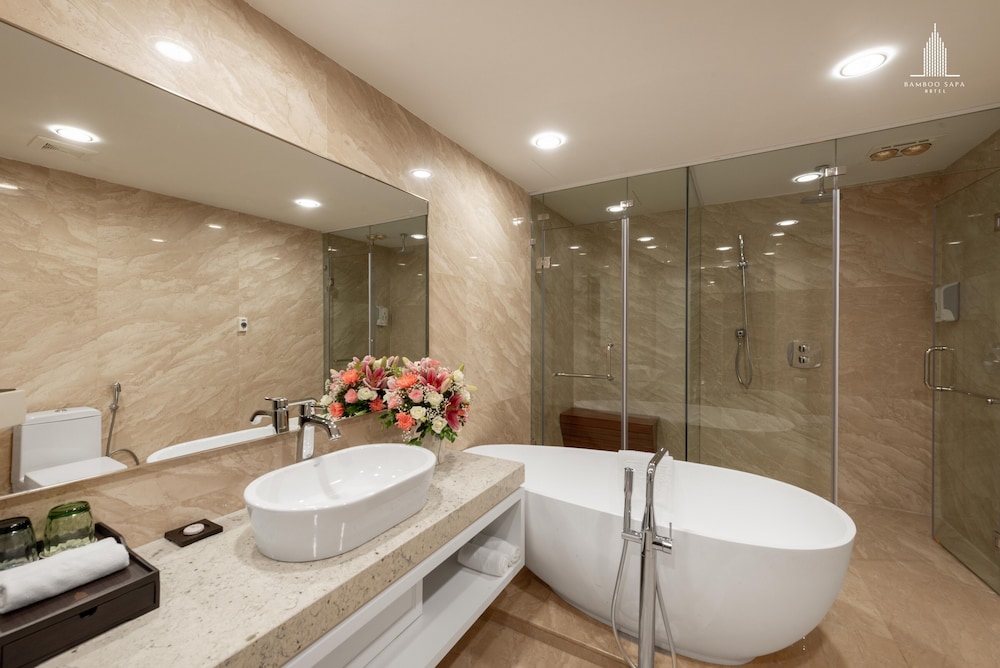 Bamboo Sapa Hotel 50/50